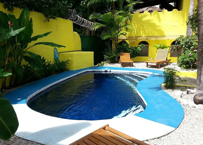 Casa Amarilla *